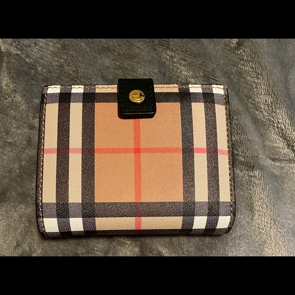 Burberry Checked Money Clip Leather Wallet - Neutrals